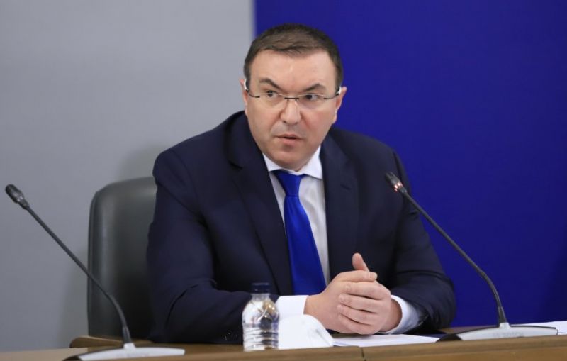 Здравният министър проф. Костадин Ангелов