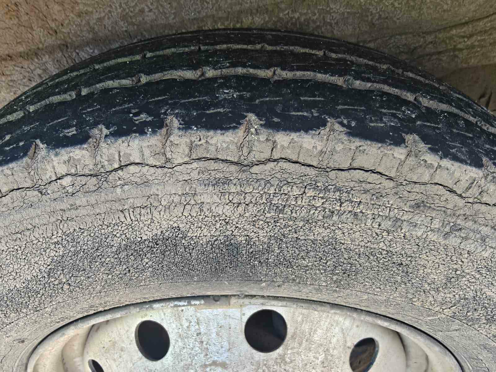 eb3559f2-b02d-42c1-9e3f-de183d2ff419.jpg