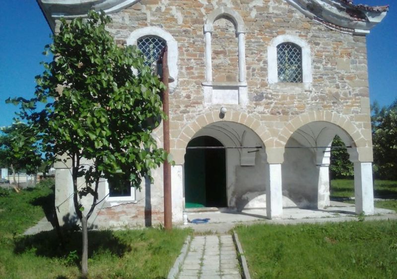 БСП-Сливен събира средства за възстановяване на стенописите в храм 'Св. св. Кирил и Методий' в село Блатец
