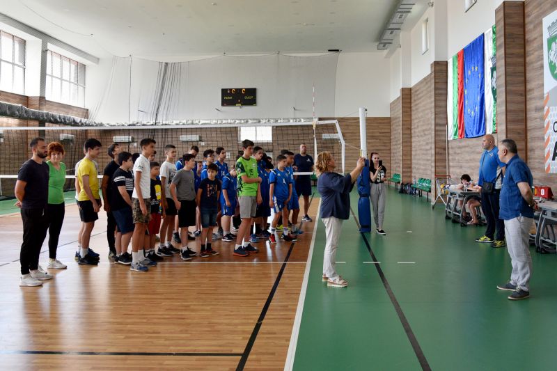 Кметът Стефан Радев откри волейболния турнир „Сините Камъни“