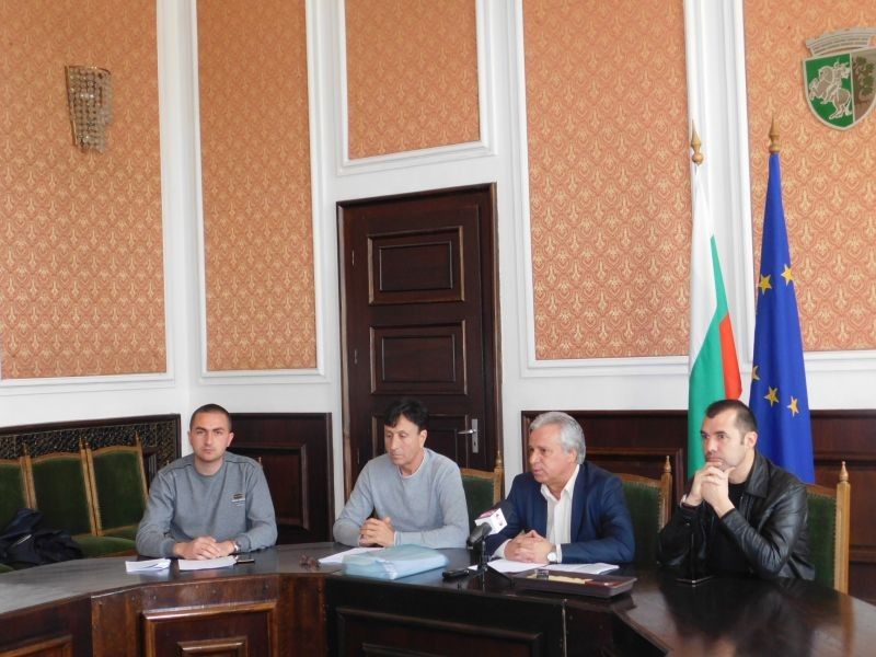 Ето какво ще решават общинските съветници утре