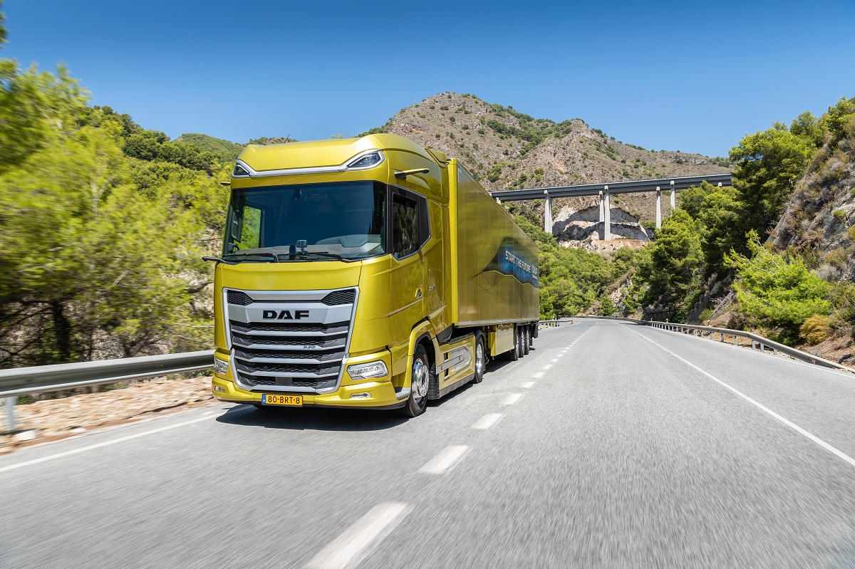 1.DAF XG+ 530 FT.jpg
