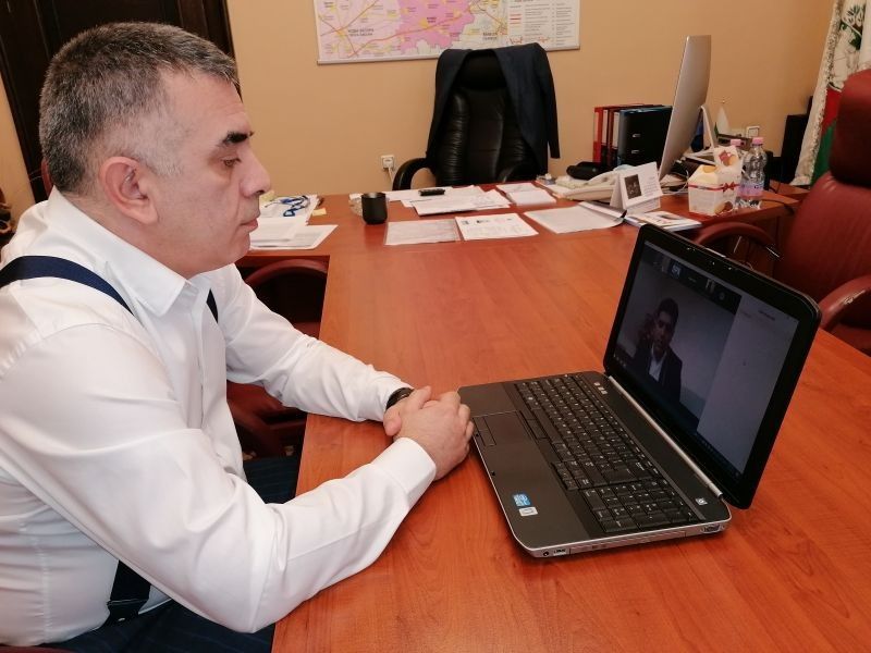 ..................................................