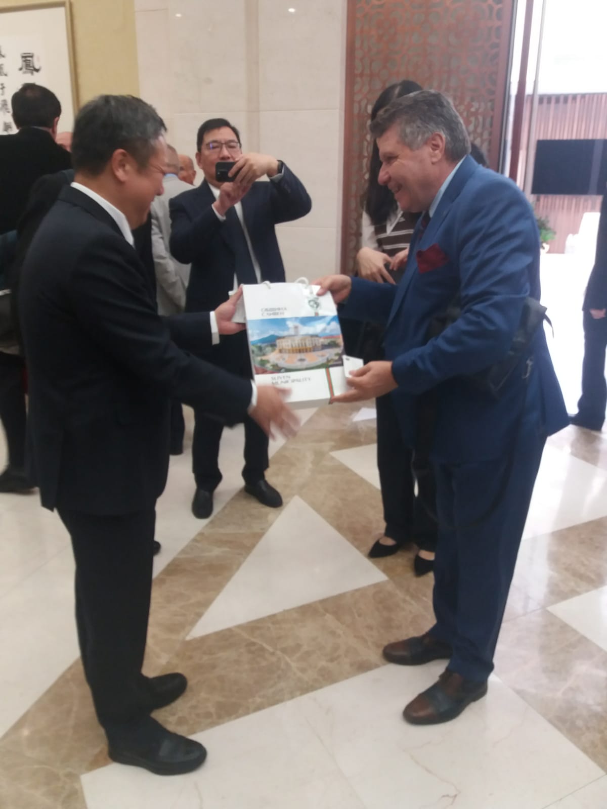 БГ Китай 2025 кмет Нимбо.jpg