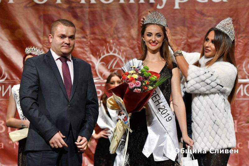 18-годишната Симона Рачева беше избрана за Мис Сливен 2019 г.
