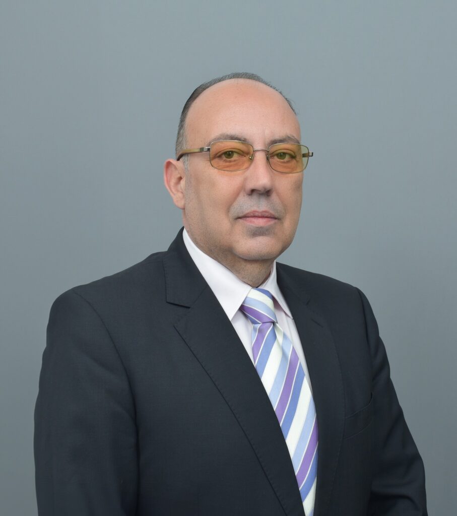 kasherov-907x1024.jpg