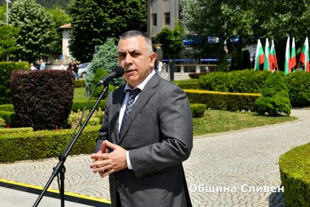 stefan-radev240522-450x300-1.jpg