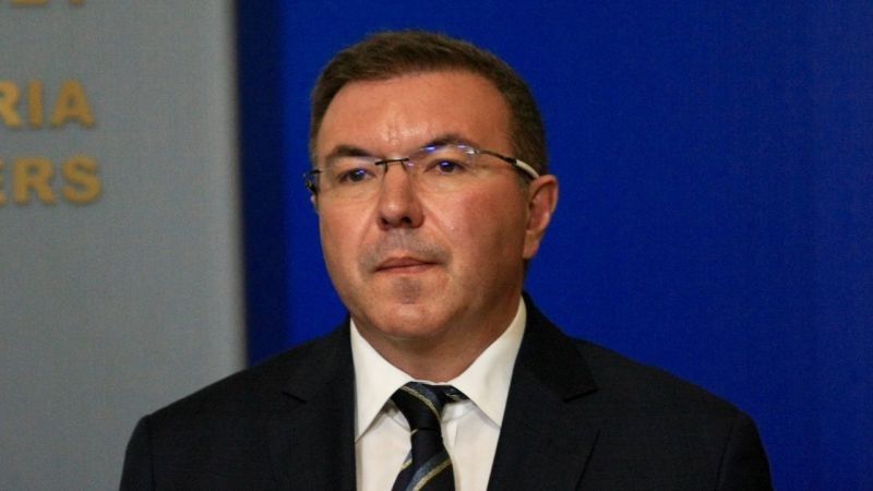 Със заповед на министъра на здравеопазването проф. Костадин Ангелов извънредната епидемична обстановка се удължава до края на ноември