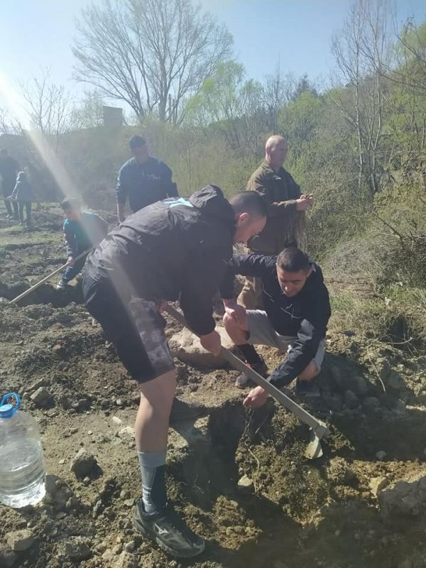 Засадиха “Малка гора” в памет на Атанас Скатов