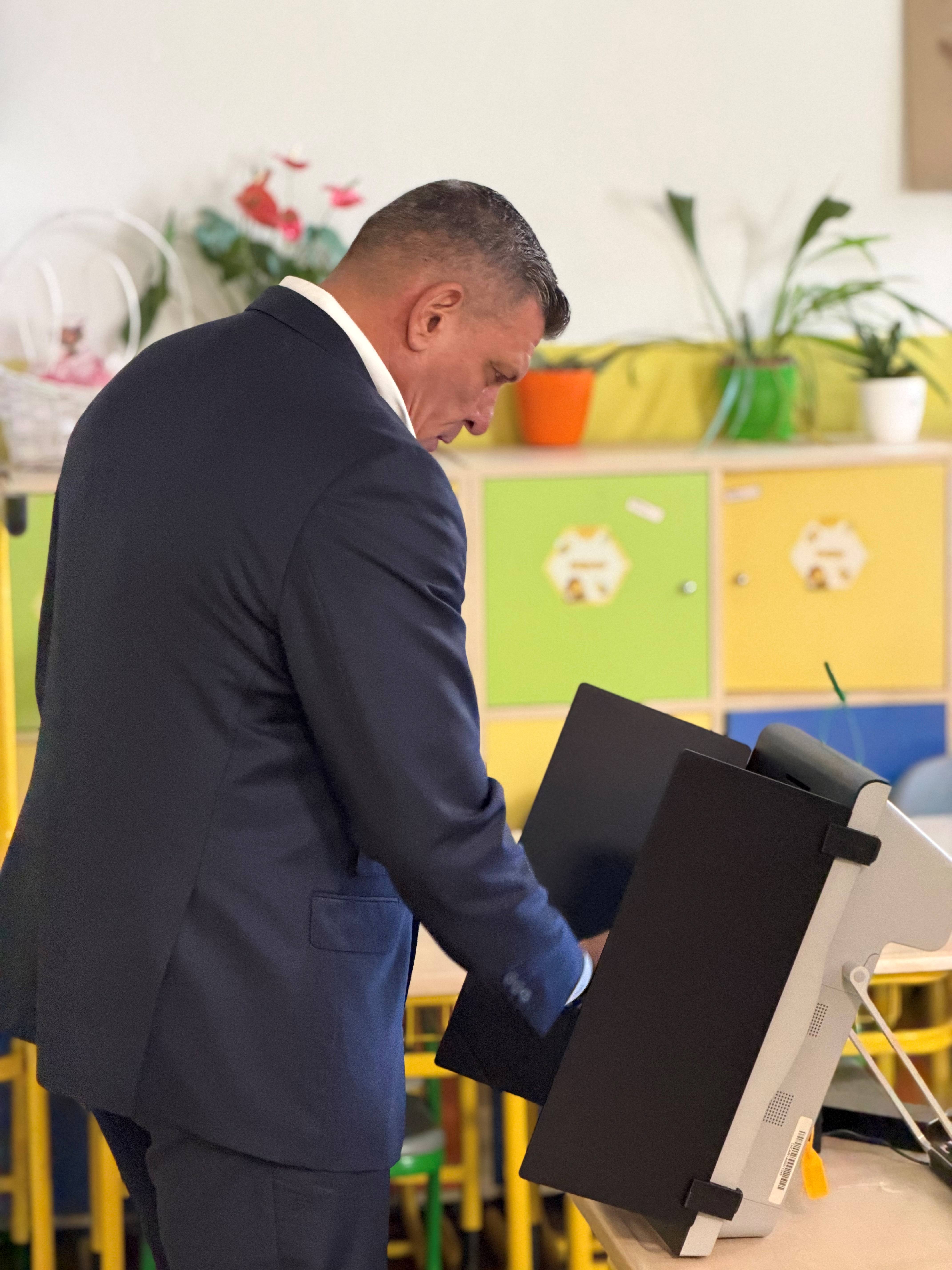 Kandev-voting-25.10 - 1.jpg