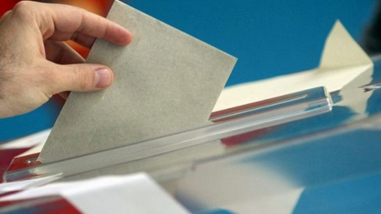 Изборните книжа са разпределени на общините