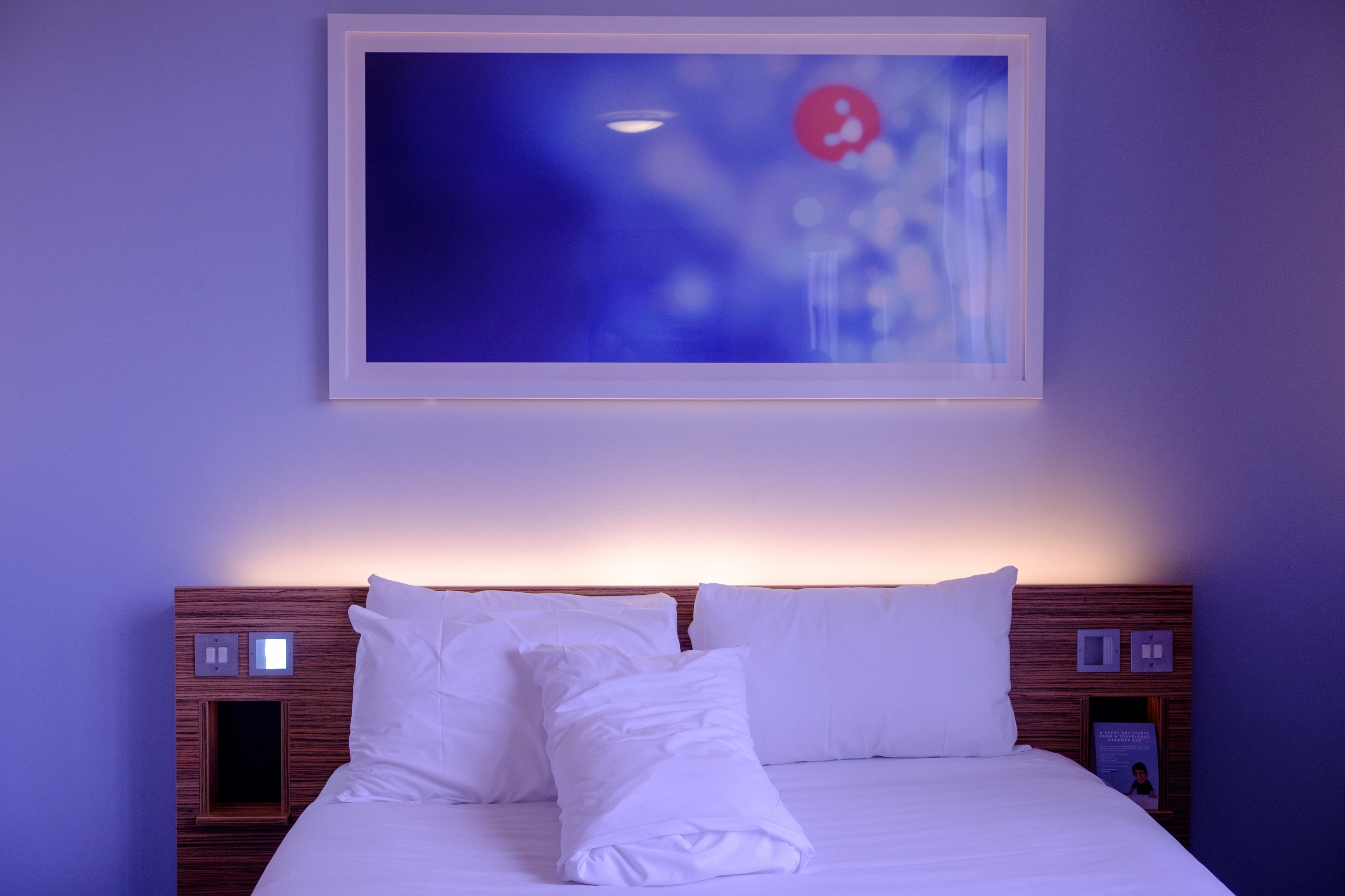 pexels-bedroom-1285156.jpg