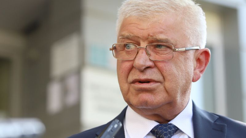 Министър Ананиев