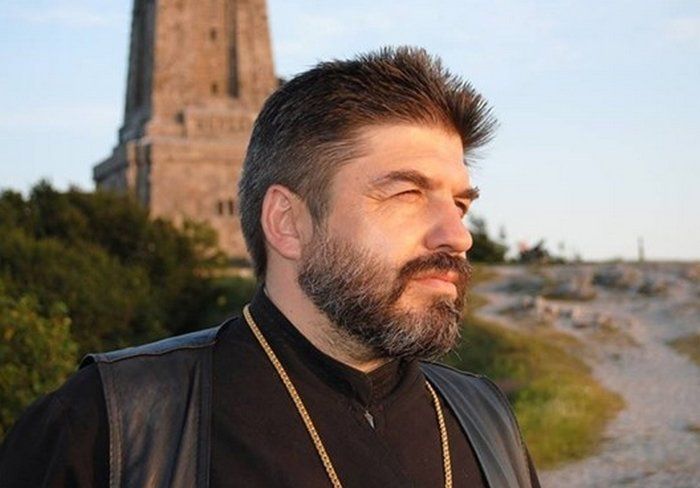 Отец Силвестър не вярва, че отец Ромил се е самоубил
