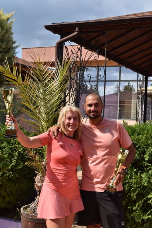 За 19-та година, под патронажа на министър Десислава Танева, в Сливен се проведе тенис турнир за любители и аматьори