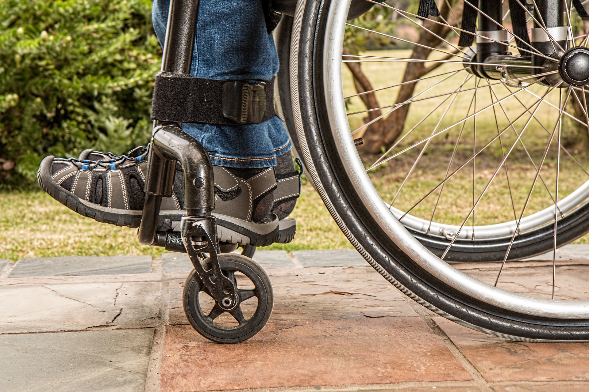wheelchair-g3565c9a58_1920.jpg