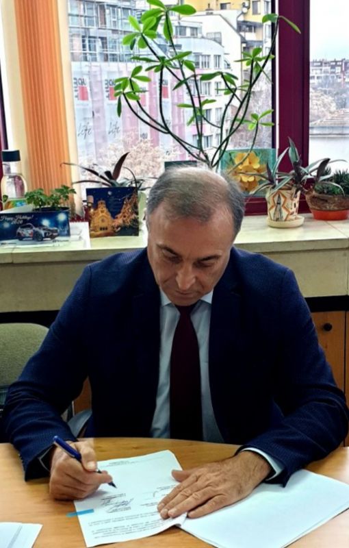 Николай Грозев