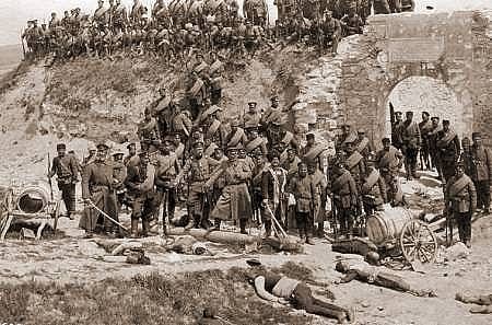 Българската войска пред превзетото укрепление Айвазбаба край Одрин - 13 март 1913 г.