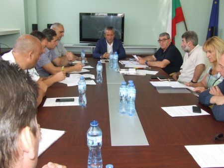 Областният управител Чавдар Божурски свика епизоотичната комисия заради огнището на африканска чума в Боров дол