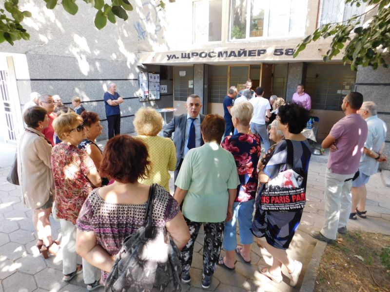 Санирането в Сливен продължава