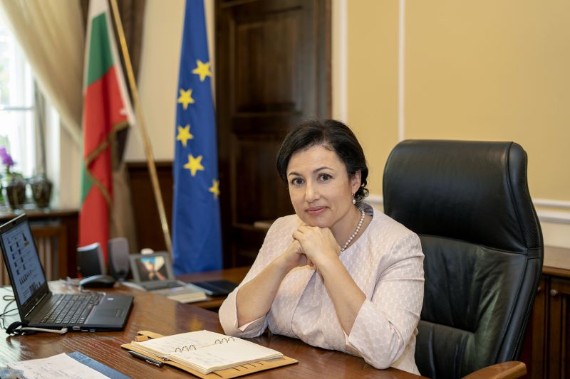 Министър Десислава Танева