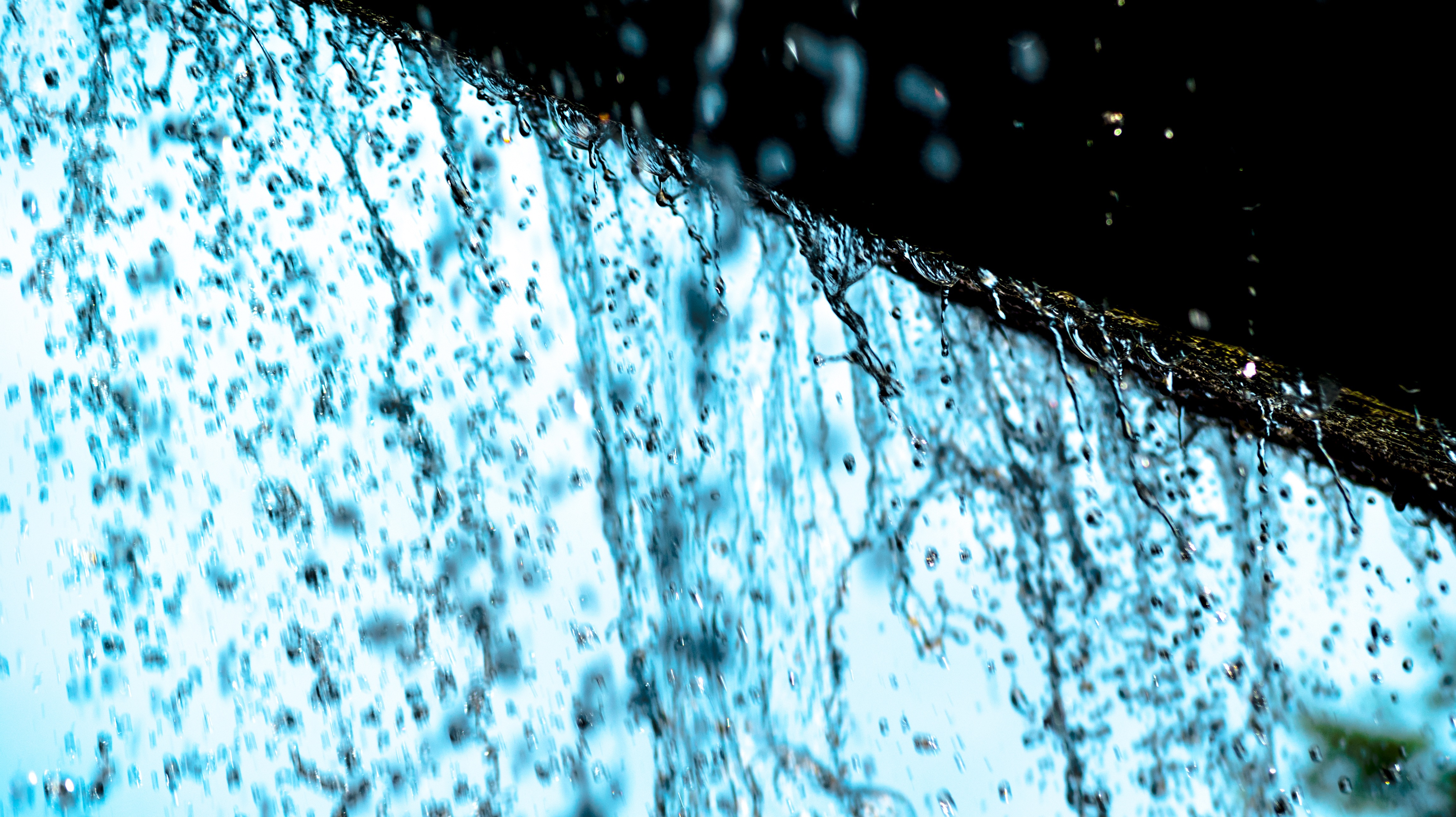 adamtepl-heavy-rain-2734709.jpg