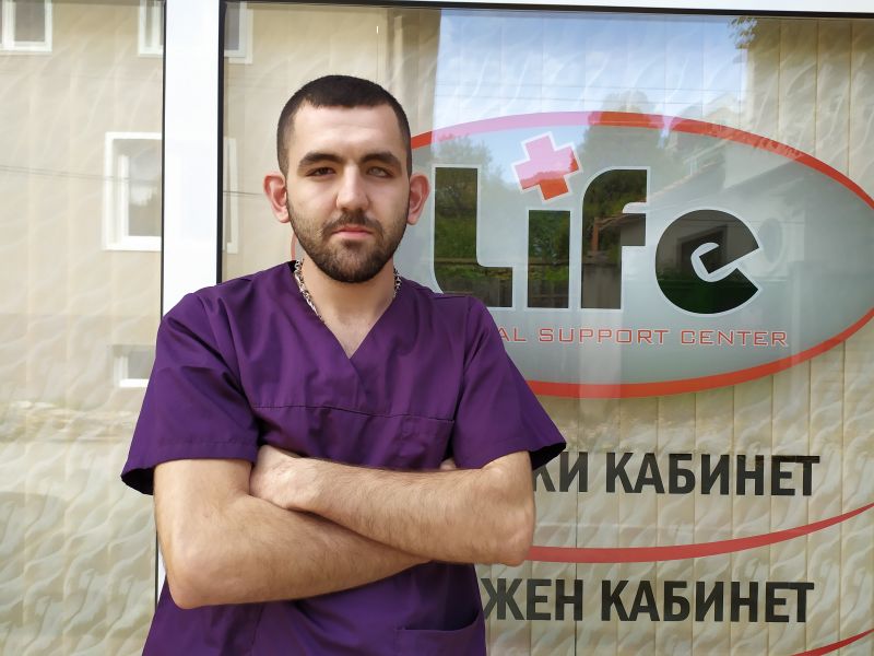 Веселин Николов