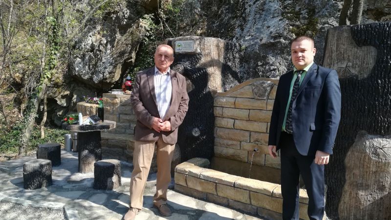 Заместник-кметът Румен Иванов откри Лесовъдската чешма по пътя за с. Ичера