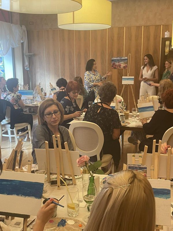 Вечер на изкуството „ArteVino“ подариха Жени ГЕРБ-Сливен на 25 дами