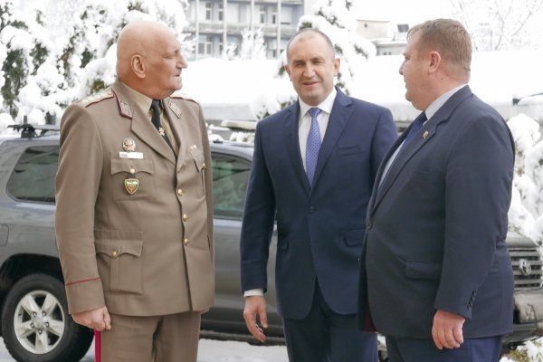Генералът само преди няколко дни по време на годишния преглед на състоянието на армията