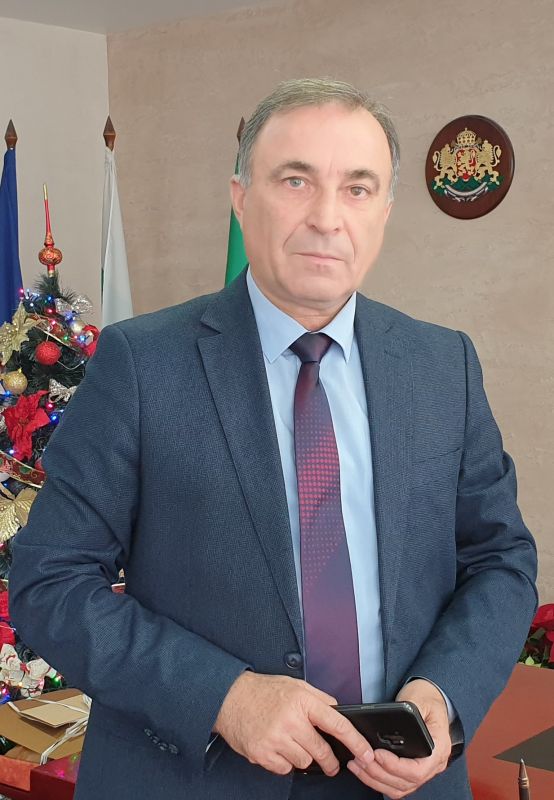 Николай Грозев