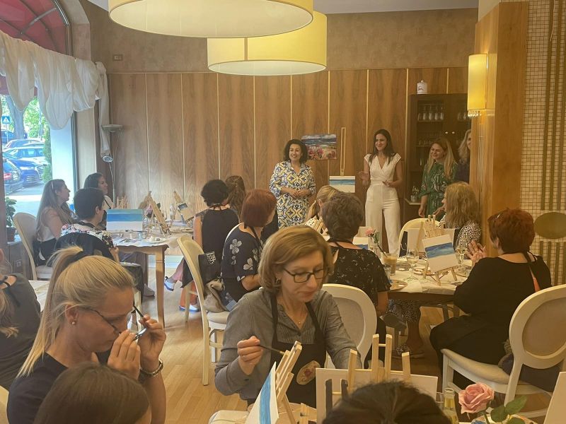 Вечер на изкуството „ArteVino“ подариха Жени ГЕРБ-Сливен на 25 дами